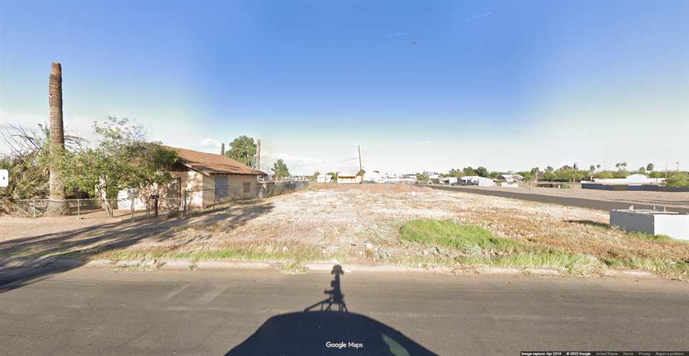 13th St Vehicle Storage