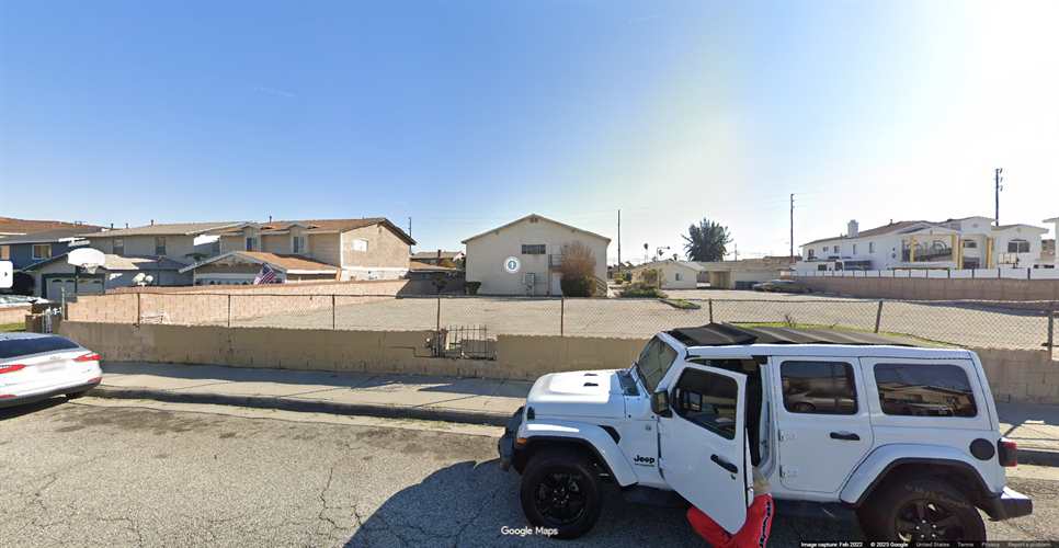 220th St Vehicle Storage