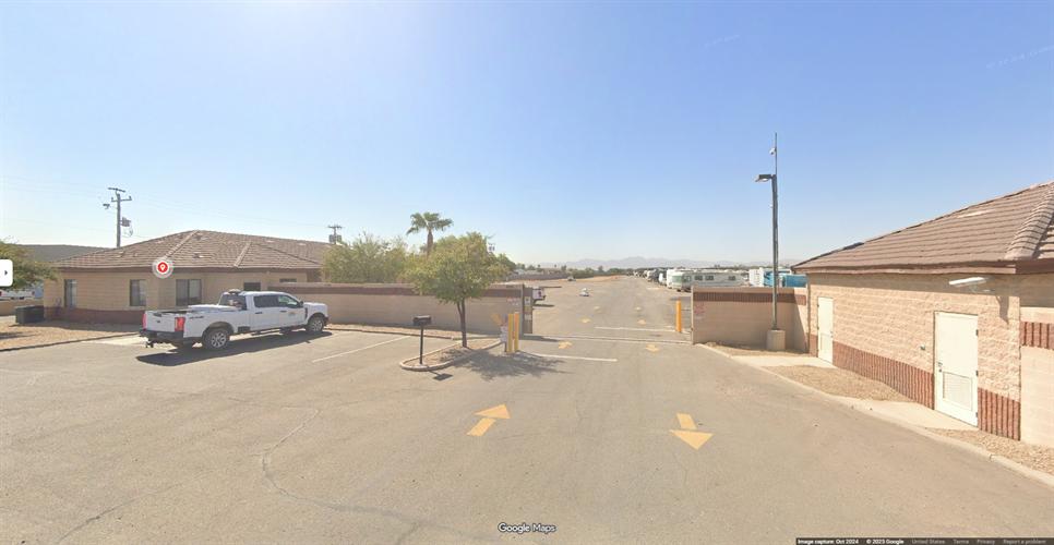 Honey Bee RV Storage