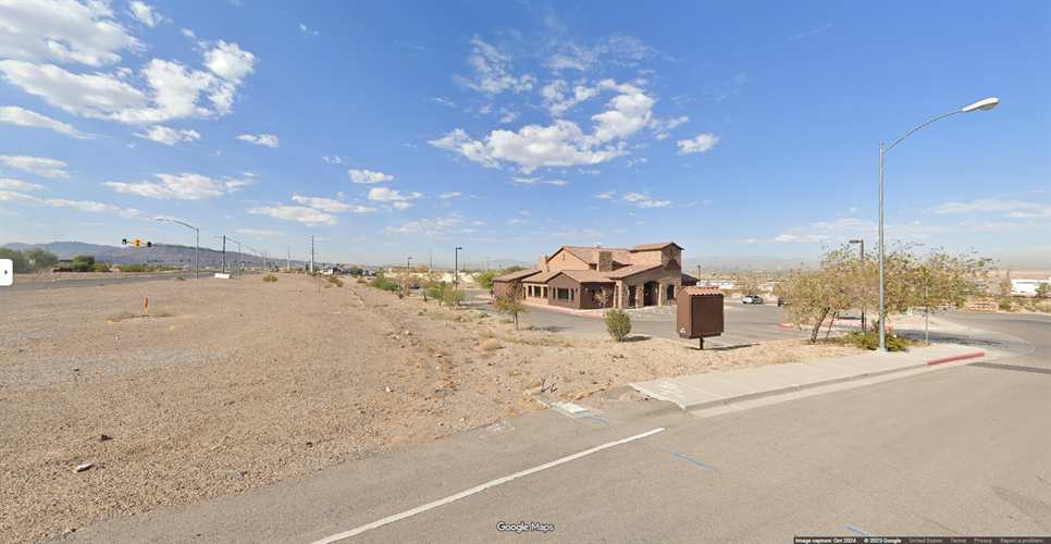 Lock & Leave Storage at Cadence