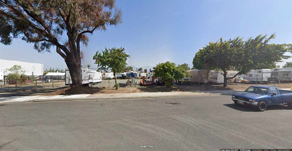 Midway RV and Boat Parking