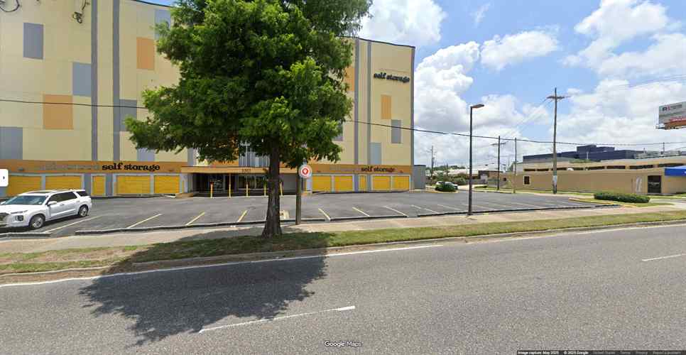 Mini Mall Storage - Metairie