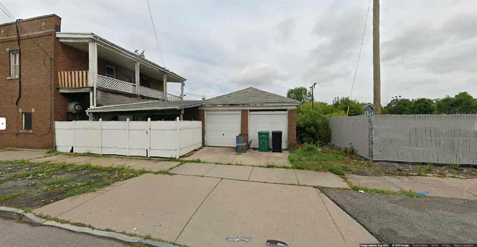 Royal Ave Car Storage